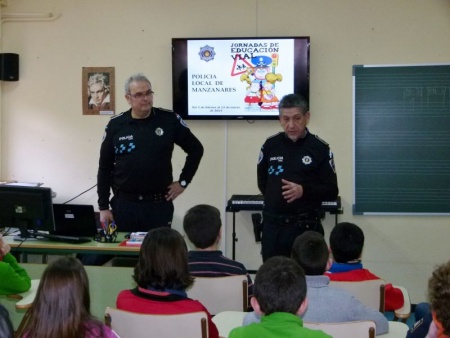 Charla en el colegio público "Tierno Galván"