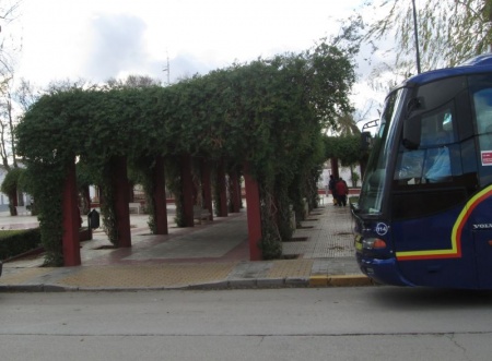 Parada en la Divina Pastora del autobús del Centro Ocupacional