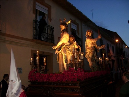 Paso de la Hermandad del Cristo en la Columna durante la procesión del Jueves Santo