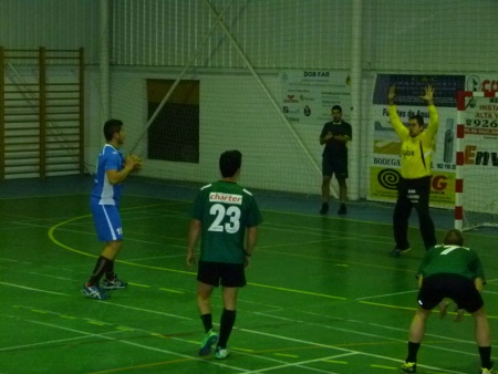 El BM Manzanares volvió a ganar al Cátedra. Foto del partido de ida en Manzanares.