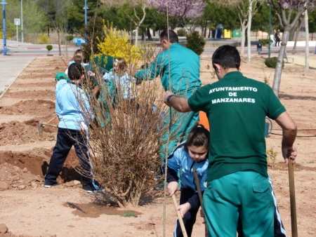 Plantación realizada por alumnado del CEIP "La Candelaria"