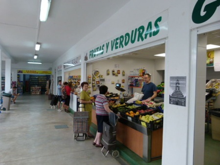 La actividad incluye un desayuno saludable para alumnado de 3º y 4º de ESO en el Mercado