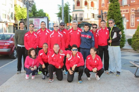 Expedición del Club de Atletismo antes de salir de Manzanares