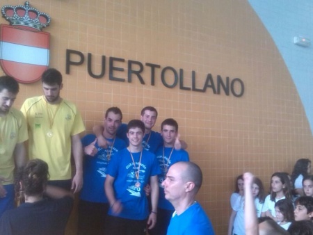 Equipo de 4x50 libres del Club Natación Azuer. Foto: CN Azuer