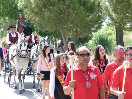 Procesión de San Isidro por el Paseo de la Isla Verde