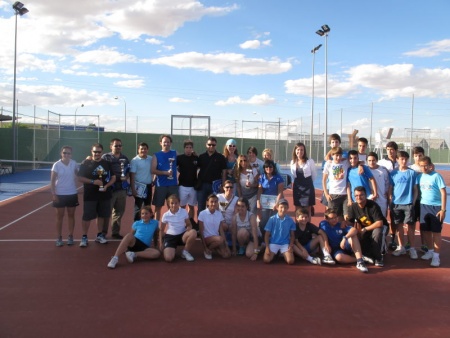 La liga de la Escuela de Tenis se clausuró el viernes 30 de mayo