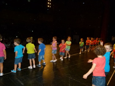 Actuación de los pequeños en el Gran Teatro