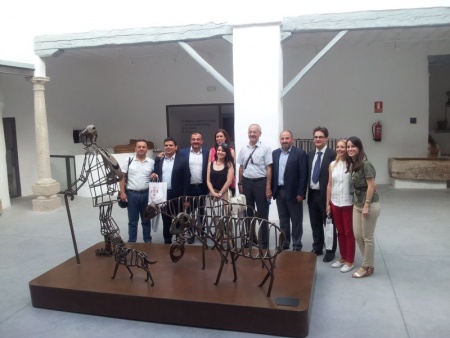 Grupo turco visitando el Museo del Queso Manchego