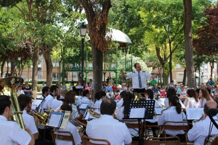 Imagen de la banda en un concierto de la feria de 2013