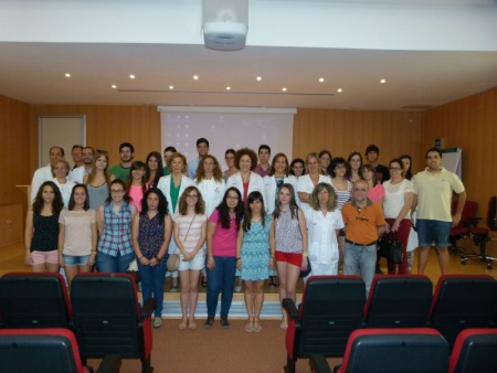 Foto conjunta tras la recepción en el Aula Médica Dr. García Roldán