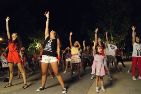 Momento del flash mob en los Paseos del Río