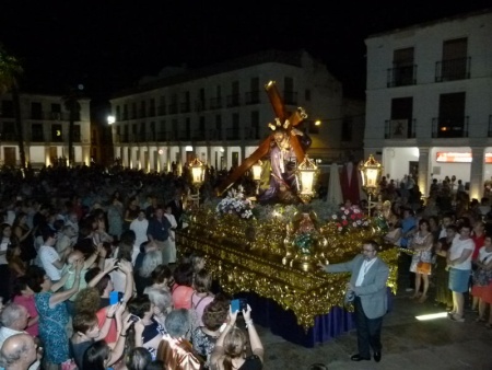 Imagen de Jesús del Perdón antes de entrar a la iglesia de la Asunción