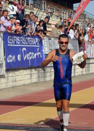 Jesús Calle en su entrada triunfal en la maratón de Ciudad Real