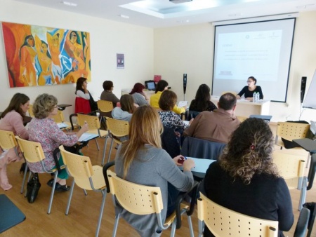 Exposición a cargo de la coordinadora de Médicos del Mundo en CLM