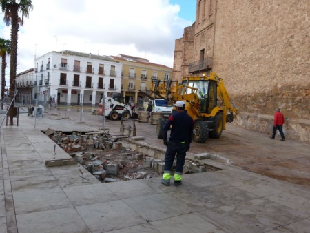 Inicio de las obras de reforma de la plaza