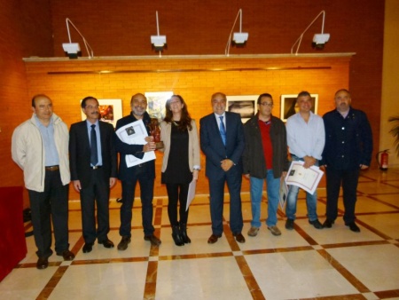 Ganadores junto a autoridades y organizadores