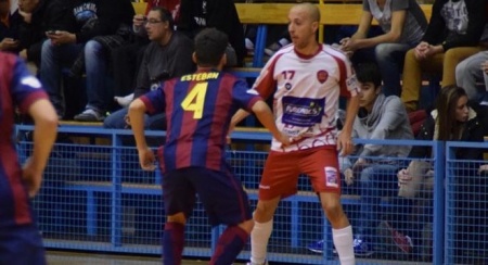 Pichón, con el número 17, en un partido ante el Barça. Foto: LNFS