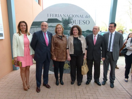 Inauguración de la primera edición de la Feria del Queso de Manzanares