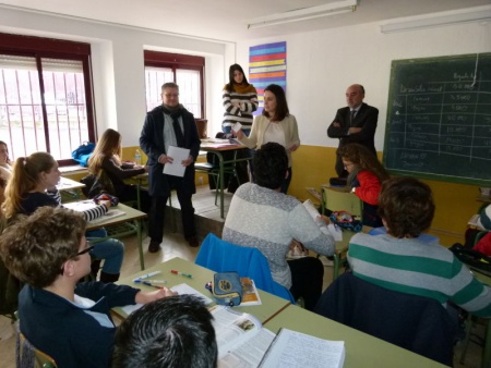 Momento de la presentación del carné VIP en una de las aulas