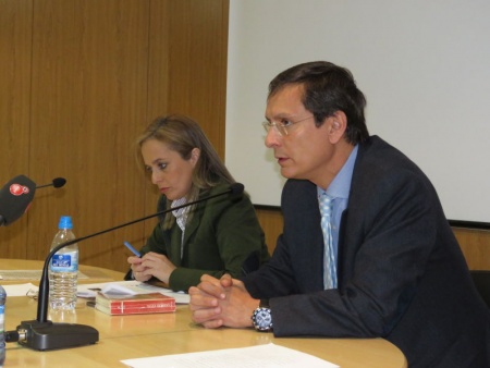 Marta Muñoz y Luis Enrique Mayorga durante la charla