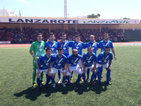 Once del Manzanares en Lanzarote: Rodri, Martín, Juanpe, José Carlos, Edu Olivares y Saavedra (de pie); Sevilla, Chule, Carlos Olivares, Raúl Castillo y Carlos Arroyo (agachados)