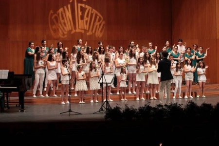 Actuación en la jornada de canto de voces blancas