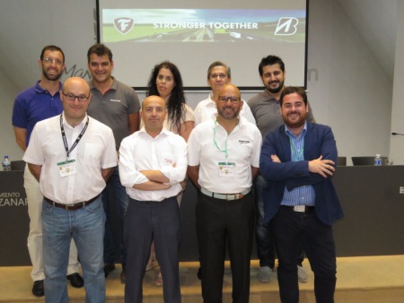 Equipo de Bridgestone-Firestone, con el concejal de Ferias Comerciales, Pablo Camacho