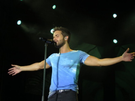 Pablo Alborán, durante el concierto en Manzanares