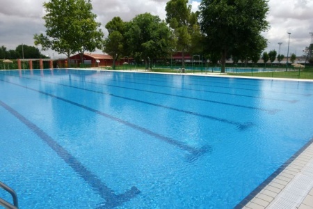 La piscina municipal cuenta con tres vasos recreativos