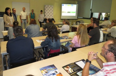 Gemma de la Fuente, concejala de Desarrollo Empresarial, en la inauguración del taller