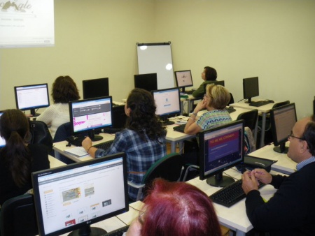 Taller de blogs en el aula del Centro de la Mujer