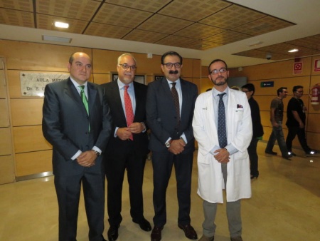 De izquierda a derecha: el director provincial de Sanidad, el alcalde de Manzanares, el consejero de Sanidad y el nuevo Gerente del Hospital