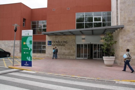 Entrada de Consultas Externas del hospital de Manzanares. Fuente: SESCAM