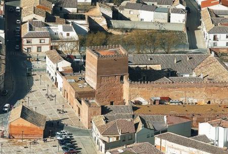Castillo de Pilas Bonas de Manzanares, recogido en el catálogo. / Rueda Villaverde