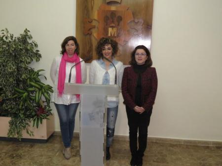 Beatriz Labián junto a responsables de COCEMFE ORETANIA en la presentación del convenio