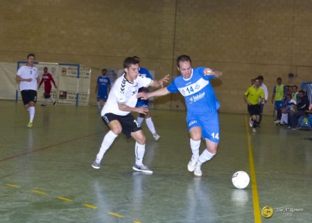 Lance del partido ante el Rivas. Foto: José A. Romero