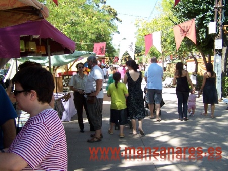 Imagen del Mercado Medieval a mediodía