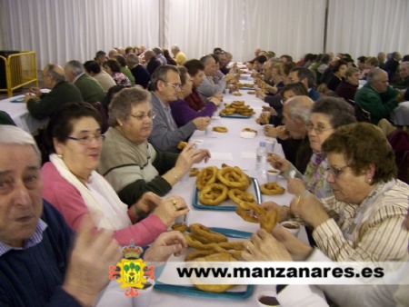 Chocolatada y baile de mayores