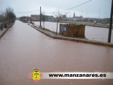 Río Azuer a las 10,30 horas del 22 de febrero de 2010