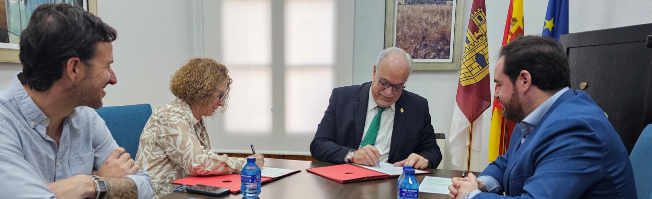 Firma convenio Ayuntamiento y Asociación Empresarial (mayo 2026)