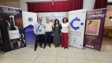 Paqui de la Cruz junto a miembros de Vivero Creativo