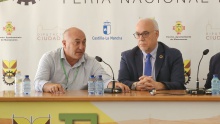 Saludo del alcalde de Manzanares junto a Florencio Rodríguez y a Luis Carlos Valero