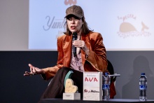 Mabel Lozano en la Escuela de Ciudadanía