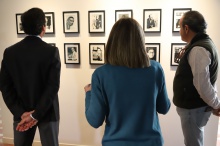 Juan Ortega visita el Archivo-Museo Sánchez Mejías y dona su vestido de 2022 a la peña taurina Juan Ortega visita el Archivo-Museo Sánchez Mejías y dona su vestido de 2022 a la peña taurina