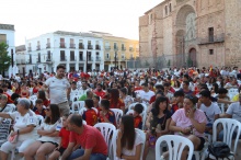 Numeroso público se había dado cita en la plaza para ver la semifinal Numeroso público se había dado cita en la plaza para ver la semifinal