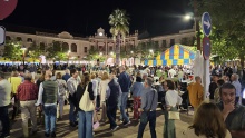 Tabernas medievales en la plaza de la Constitución