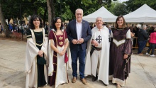 El alcalde junto a miembros del equipo de gobierno durante la comida popular del domingo