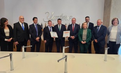 Entrega de los certificados de calidad a Bodegas Yuntero