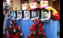 Acto de entrega de los cuerpos recuperados de las fosas 1 y 2 del cementerio de Manzanares