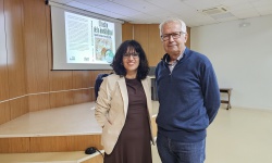 La concejala de Educación presentó al científico Agustín Rodríguez